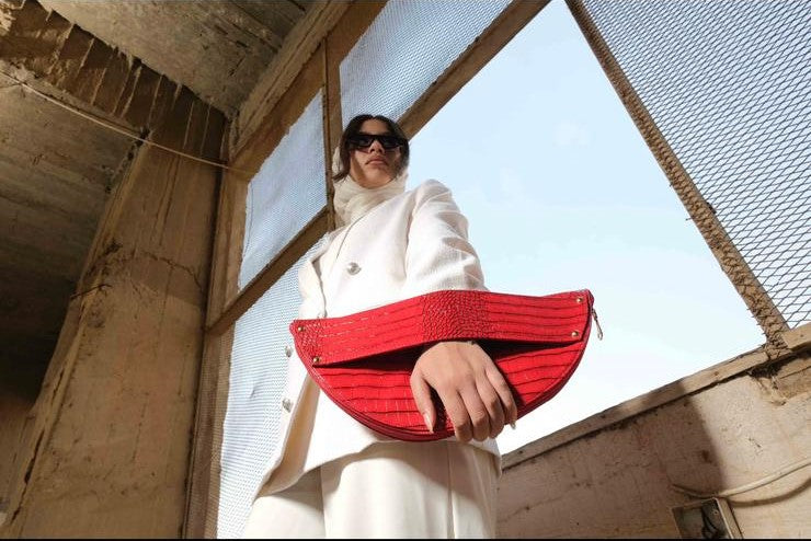 Half moon collection