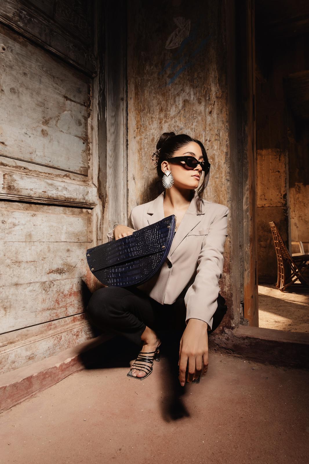 Half moon collection